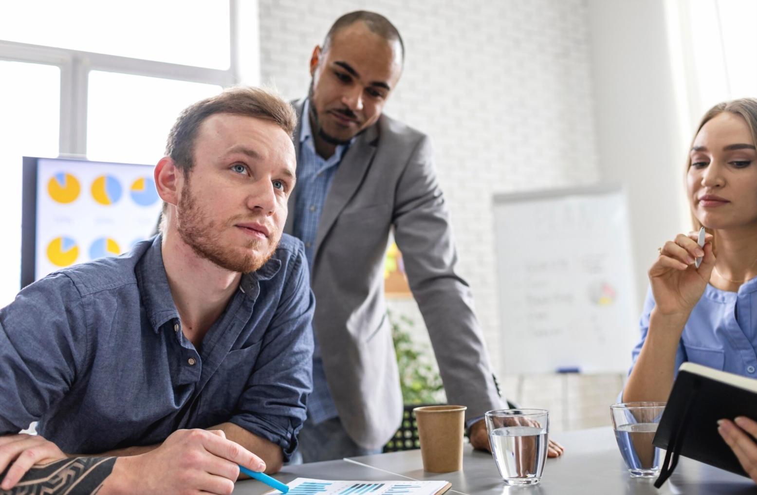 Oficinas de pyrithalorion especializadas en gestión financiera y comunicación empresarial